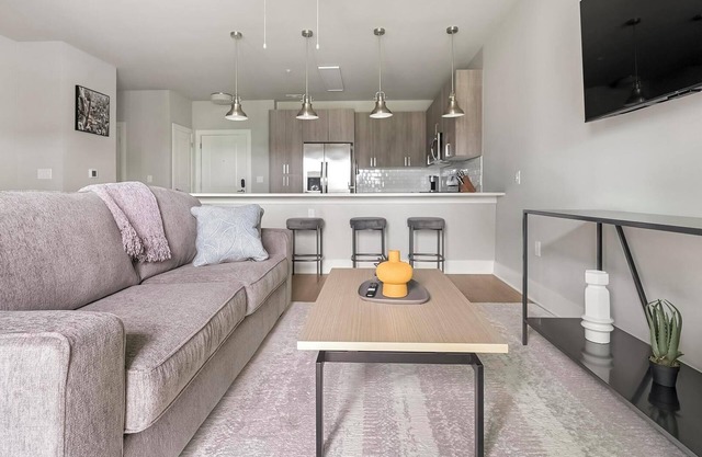 Landing | Modern 1BD, Clubhouse, Pool