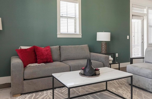 Landing at Vecina - 1 Bedroom in Stone Oak