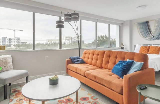 Landing | Beautiful Studio, Clubhouse, Gym