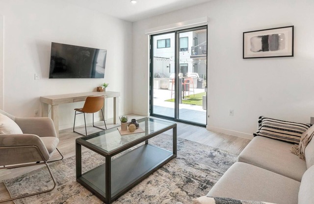 Landing at 1510 Belleville - 1 Bedroom in Scott...