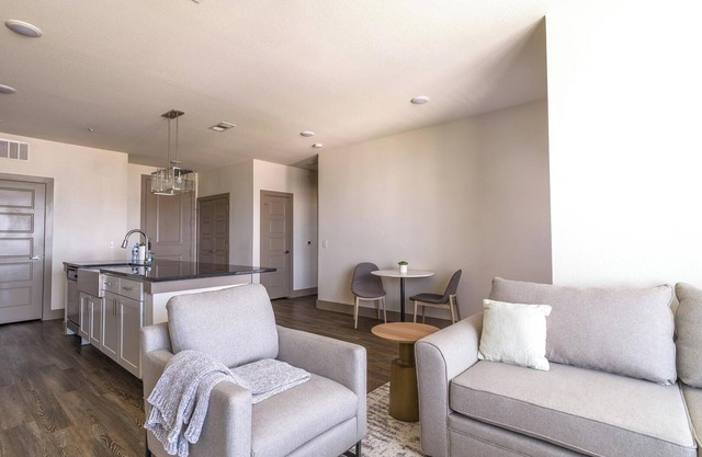 Landing at Enclave at Woodland Lakes - 1 Bedroo...
