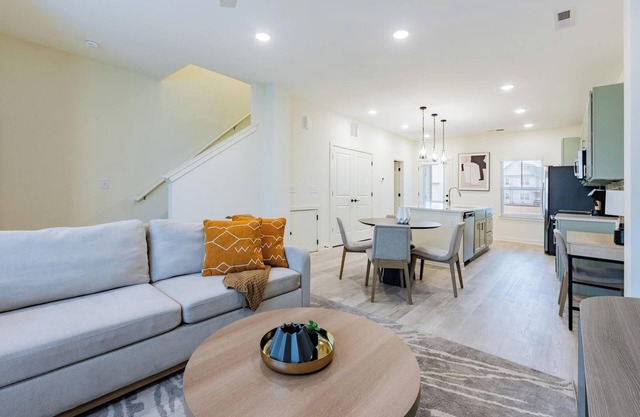 Landing at Encore at Westgate - 2 Bedrooms in W.