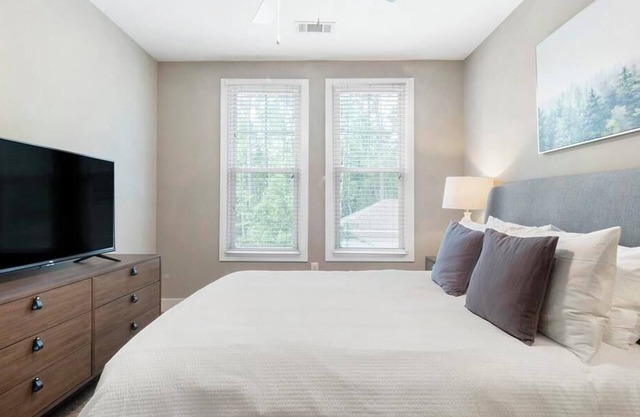 Landing at Heyward West Ashley - 2 Bedrooms in West Ashley