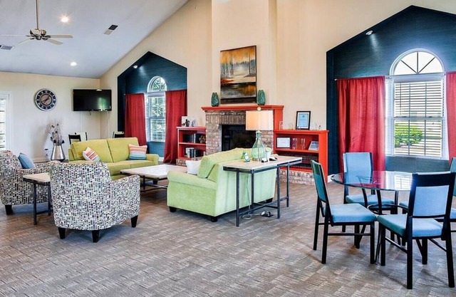 Landing at Island Club - 1 Bedroom in Downtown Fort Wayne