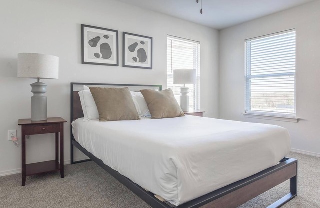 Landing at Redbud Ranch - 1 Bedroom in Broken A...