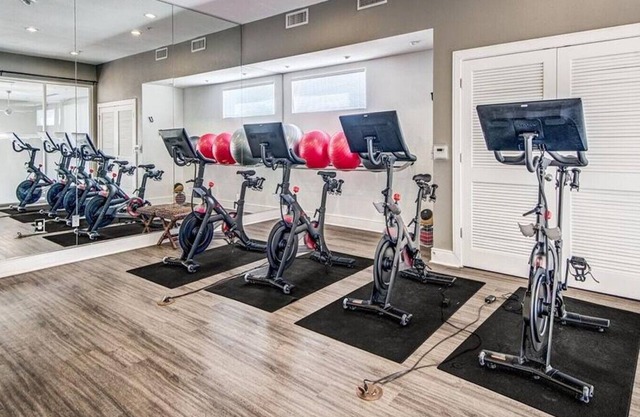 Landing at Republic at Alamo Heights - 1 Bedroom in Uptown