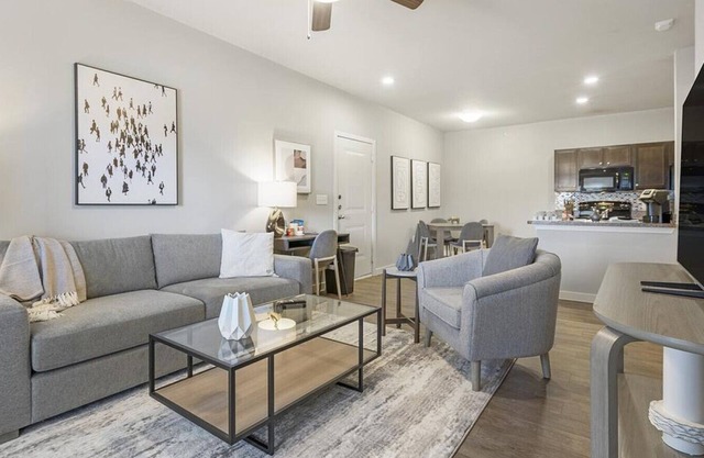Landing at The Anderson at Brooks - 2 Bedrooms in Stinson Airport Vicinity