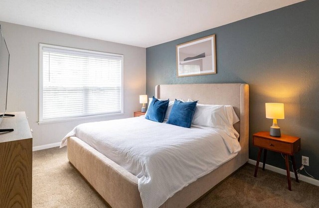 Landing at The Arbours of Hermitage - 2 Bedrooms in Downtown Hermitage