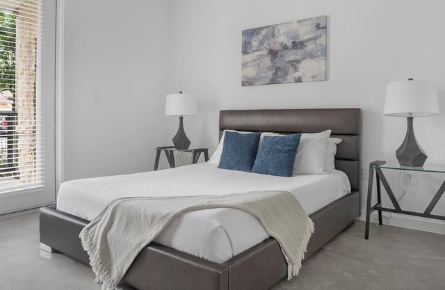 Landing at The Artesian at Bee Cave - 1 Bedroom...