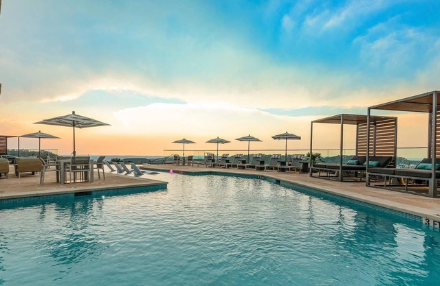 Landing at The Artesian at Bee Cave - 2 Bedroom...