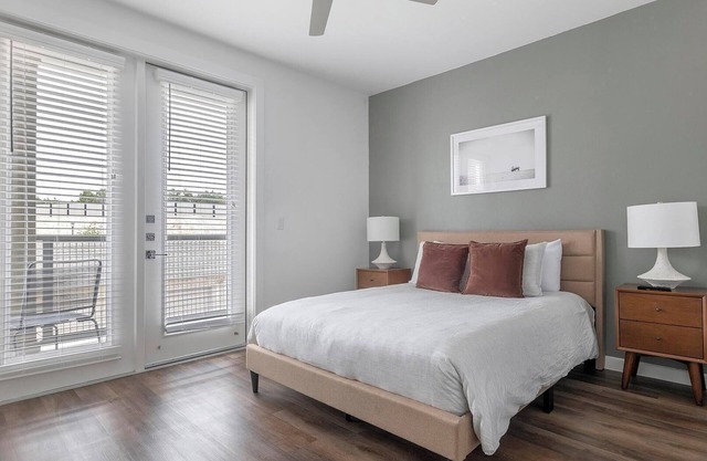 Landing at The Artesian at Bee Cave - 1 Bedroom...