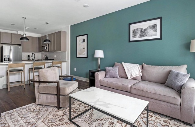Landing at The Briarly - 1 Bedroom in Westside