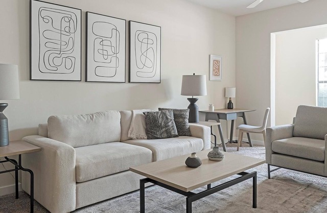 Landing at The Bristol on Union - 2 Bedrooms in...