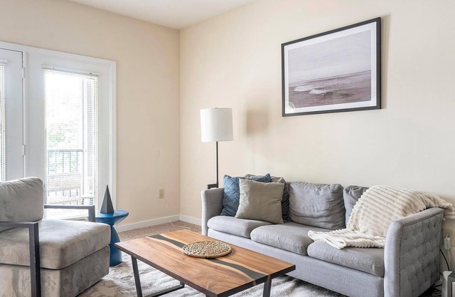 Landing at The Bristol on Union - 2 Bedrooms in...