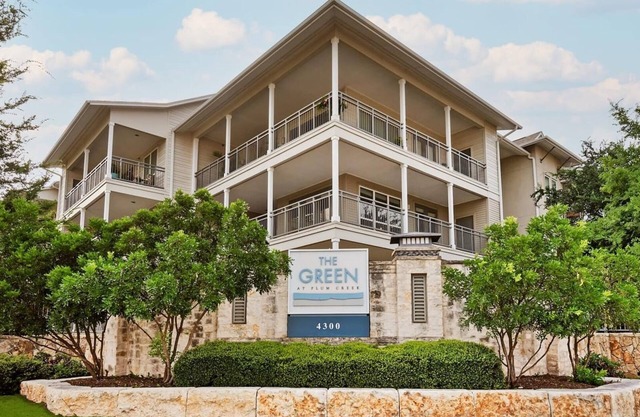 Landing at The Green at Plum Creek - Studio in ...