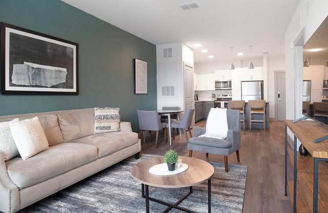 Landing at The Henry Luxury Apartments - 1 Bedr...