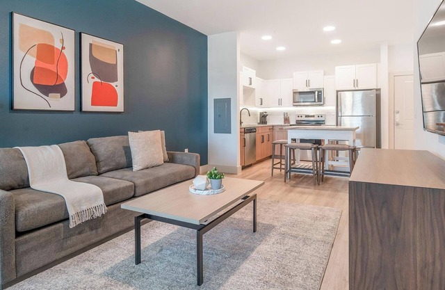 Landing at The Henry Luxury Apartments - 1 Bedr...
