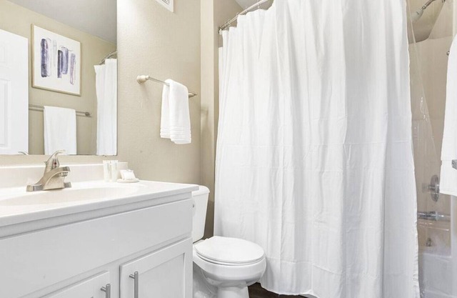 Landing at The Reserve at Dawson's Creek - 2 Bedrooms in Downtown Fort Wayne
