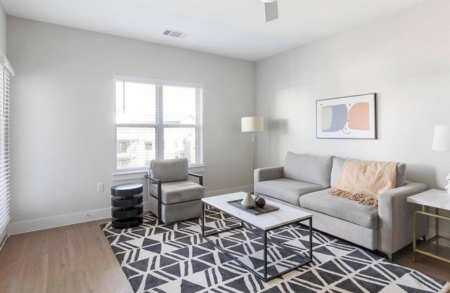 Landing at The Virginia - 1 Bedroom in Seguin