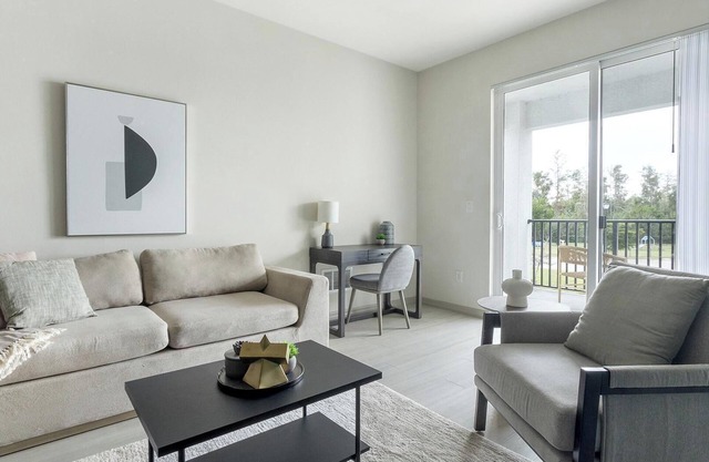 Landing at The Vistas at Eastwood - 2 Bedrooms ...