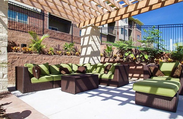 Landing at Tuscany Apartments - 1 Bedroom in Downtown La Vista