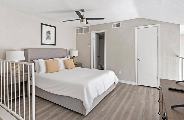 Landing | Beautiful 1BD, Gym, Courtyard