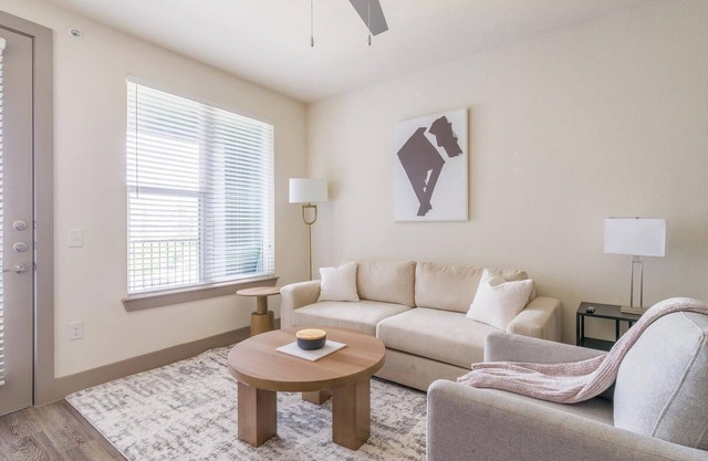 Landing at Enclave at Woodland Lakes - 1 Bedroo...