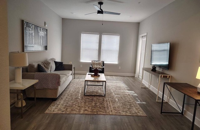 Landing at Vanguard - 2 Bedrooms in Newberry