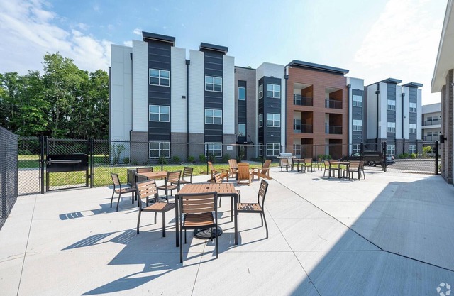 Landing | Stunning 1BD, Courtyard, Clubhouse