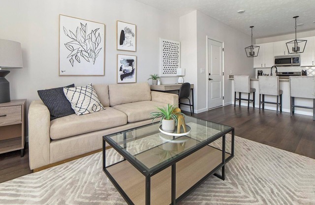 Landing | Chic 1BD, Gym, Game Room