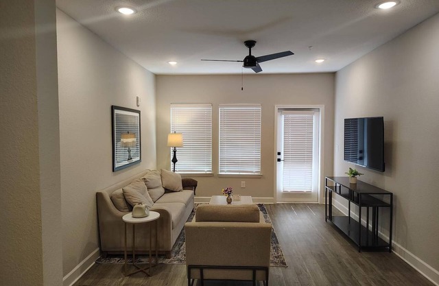 Landing at Vanguard - 2 Bedrooms in Newberry