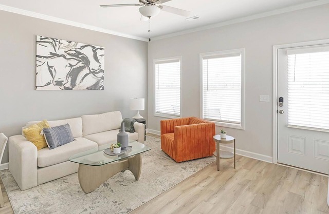 Landing | Stunning 1BD, Courtyard, Gym