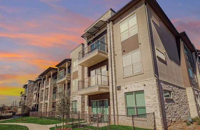 Landing | Beautiful 1BD, Gym, Clubhouse