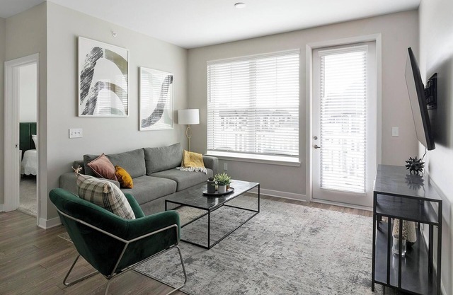 Landing at Laurel at Dry Creek - 2 Bedrooms in ...