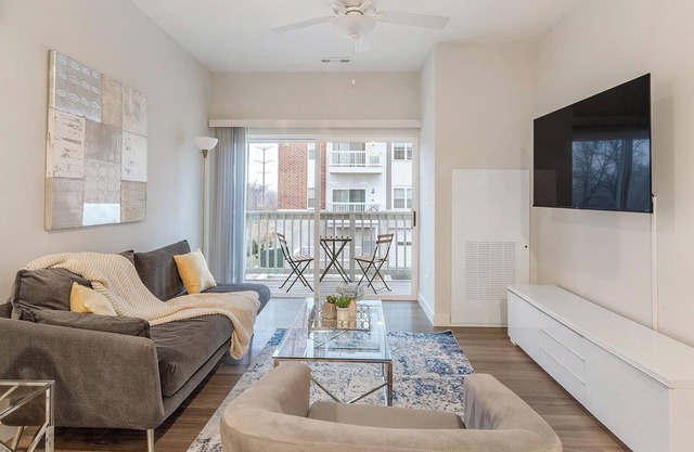 Landing at Willow Glen Lofts - 2 Bedrooms in Wi...