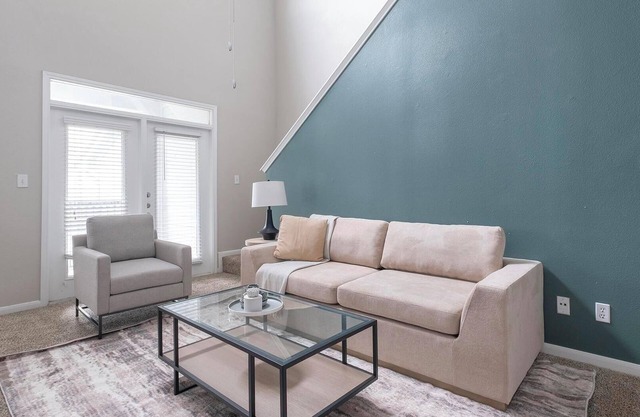 Landing | Beautiful 2BD, Gym, Pool