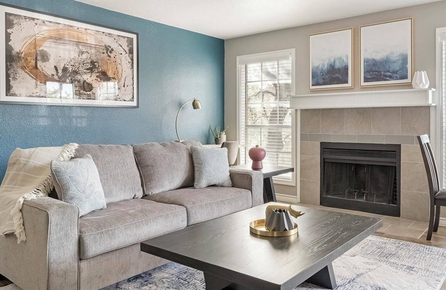 Landing | Modern 1BD, Clubhouse, Pool