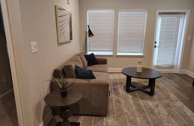 Landing at Vanguard - 1 Bedroom in Newberry