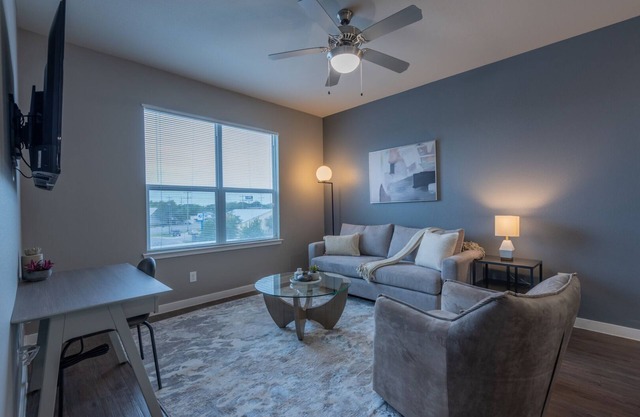 Landing | Modern 1BD, Gym, Pool