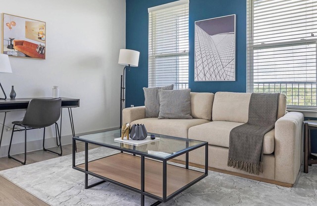 Landing at Eighty One10 - 2 Bedrooms in Harris ...