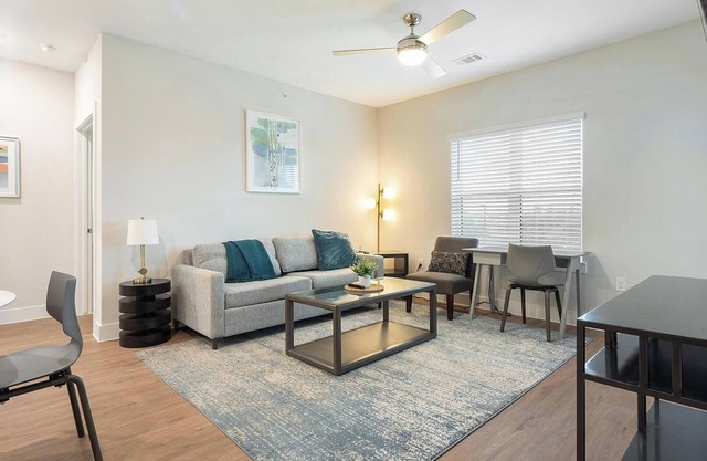 Landing | Modern 2BD, Gym, Pool