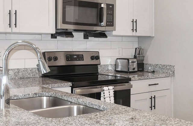 Landing | Amazing 2BD, Gym, Pool
