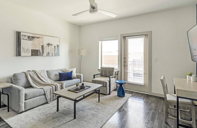 Landing | Stunning 1BD, Pool, Gym