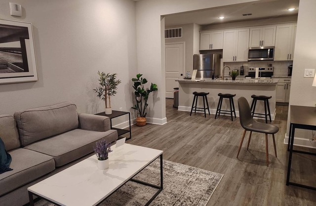 Landing at Vanguard - 2 Bedrooms in Newberry