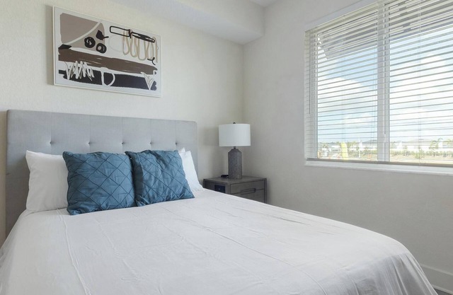 Landing | Incredible 2BD, Gym, Clubhouse
