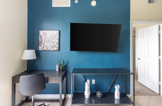 Landing at Mosaic at Miramar - 2 Bedrooms in Mi...