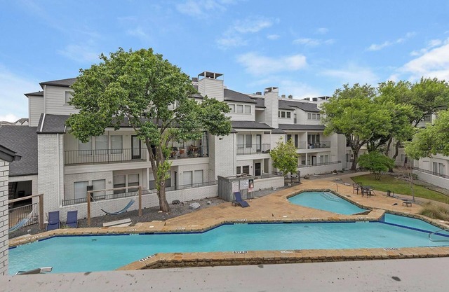 Landing at Axis Waterfront - 1 Bedroom in Downt...