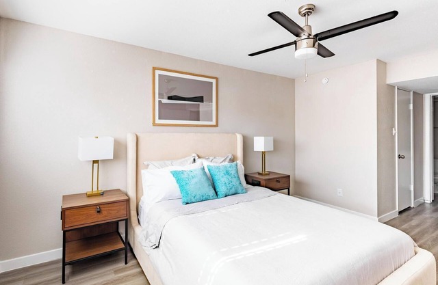 Landing | Spectacular 2BD, Gym, Pool