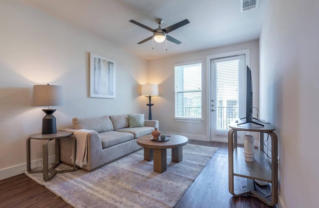 Landing at La Tierna - 1 Bedroom in Northwest Side