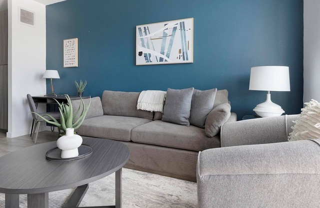 Landing | Amazing 1BD, Pool, Gym